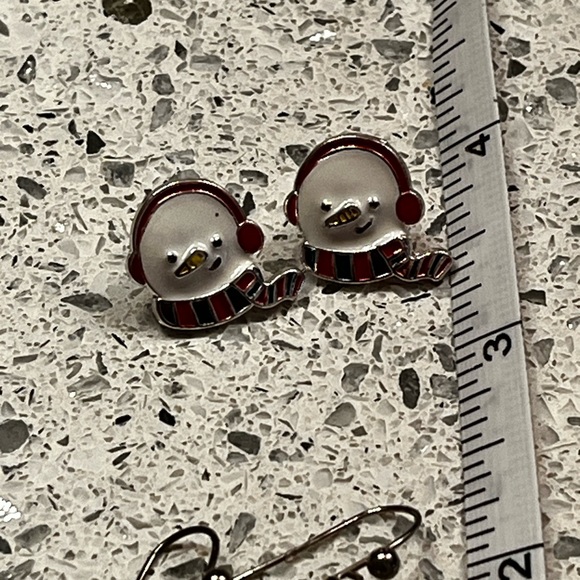 Festive Holiday Jewelry Set with Santa and Snowflake Designs - Picture 6 of 6